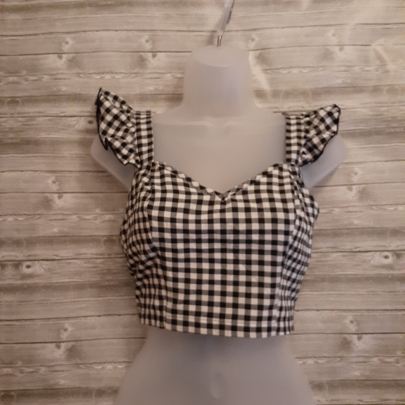SHEIN Tops - 🎉HP🎉 SHEIN Plaid Crop Top